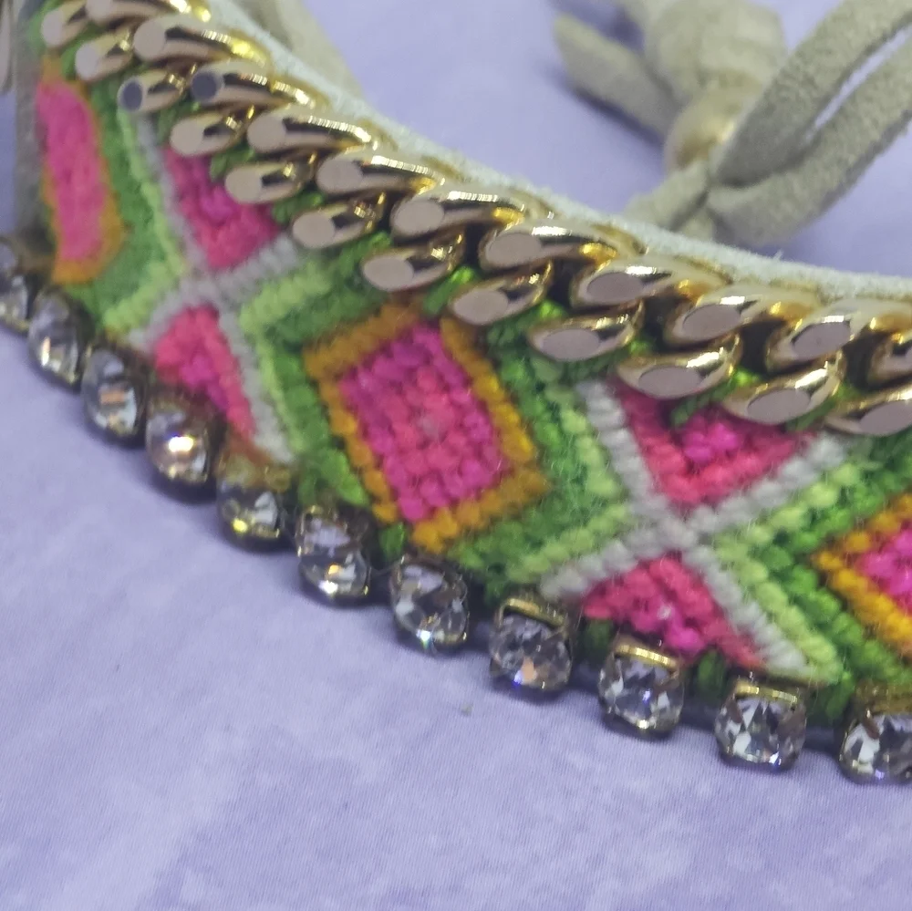 👍5 For $20 Luxury Friendship Bracelet Gold Tone & Colored Threads